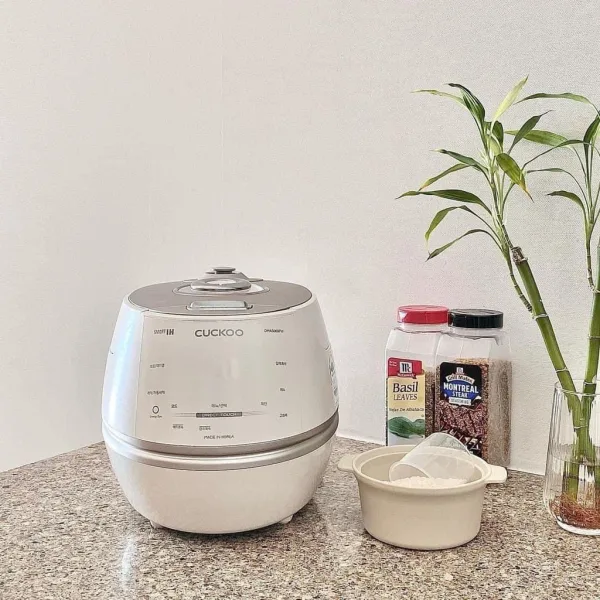 Nồi Cơm Điện Cao Tần Áp Suất CUCKOO CRP-CHP1010FW - Hình ảnh 3