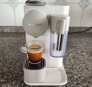 Máy Pha Cà Phê Viên Nén Delonghi Nespresso Lattissima One EN510 photo review