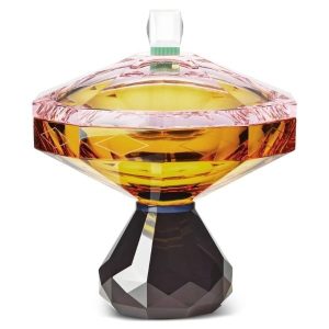 Chân Bồng Reflections Copenhagen Hamptons Amber