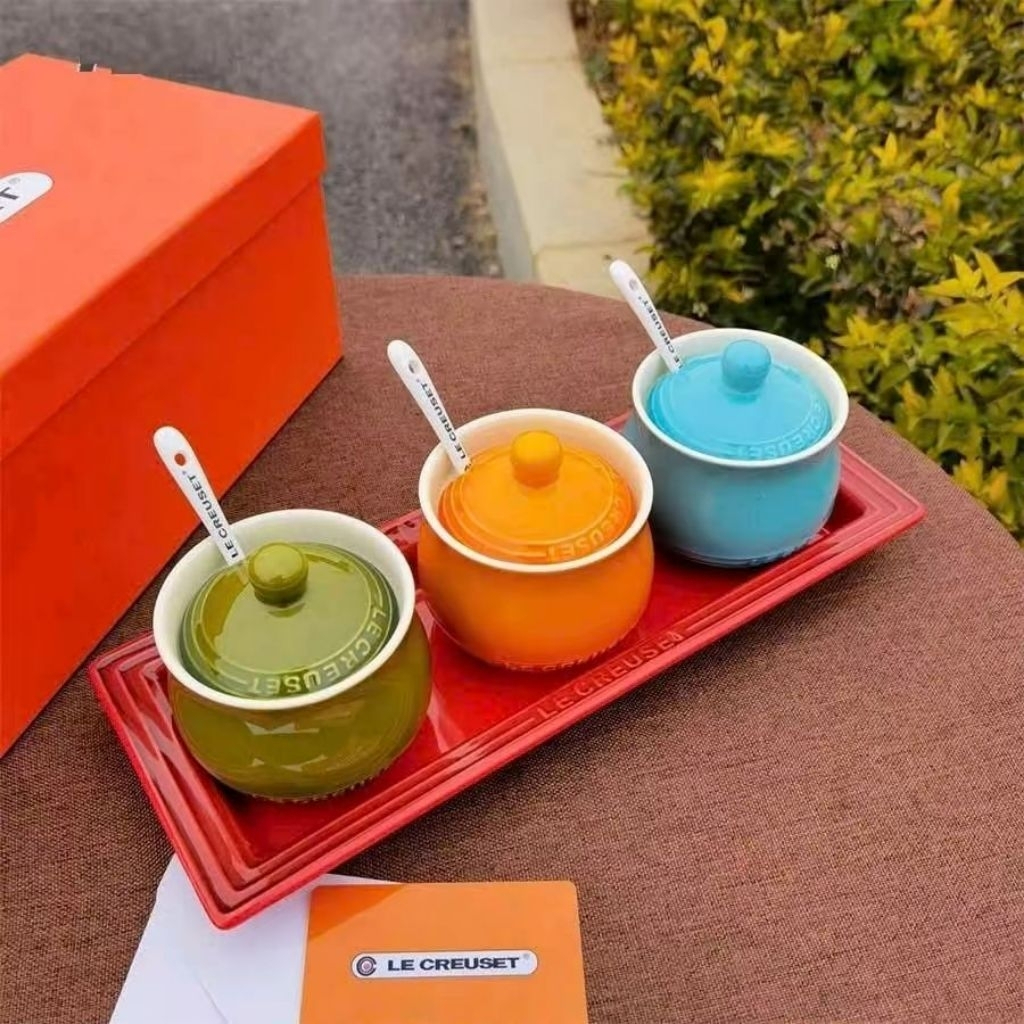 Bộ 3 hũ gia vị Tròn Le Creuset kèm khay và thìa - Hình ảnh 6