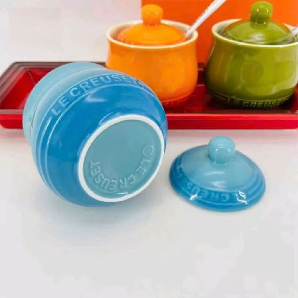Bộ 3 hũ gia vị Tròn Le Creuset kèm khay và thìa - Hình ảnh 4