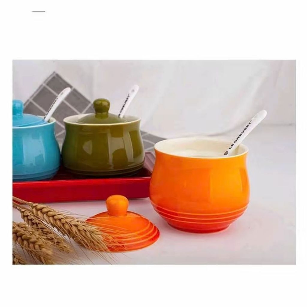 Bộ 3 hũ gia vị Tròn Le Creuset kèm khay và thìa - Hình ảnh 2